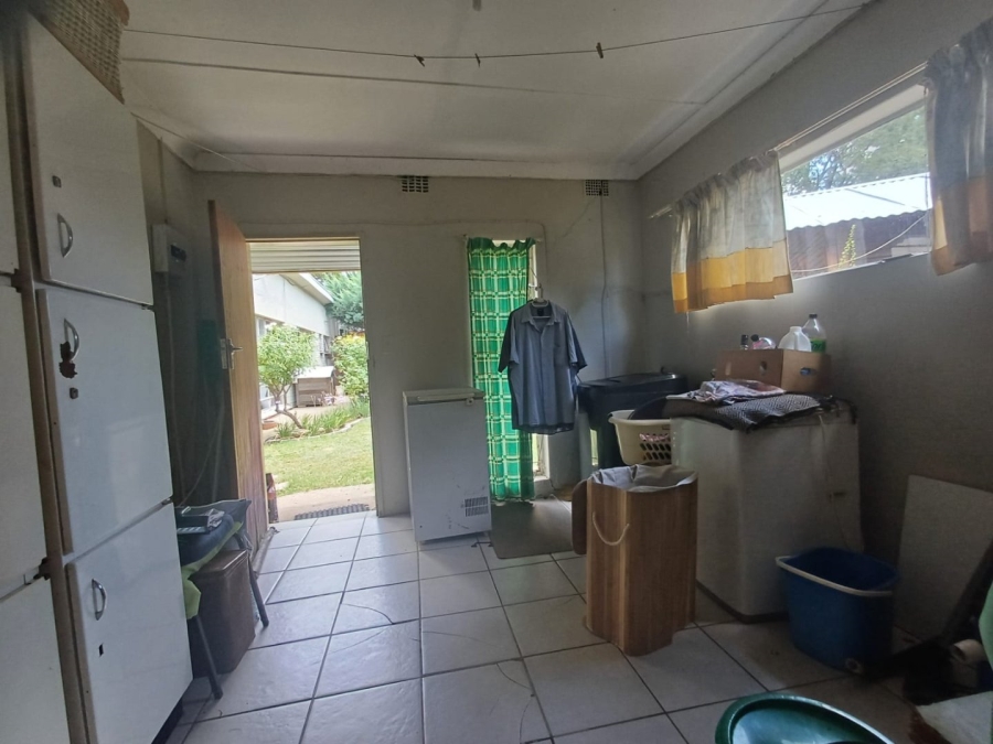 5 Bedroom Property for Sale in Wilkoppies North West
